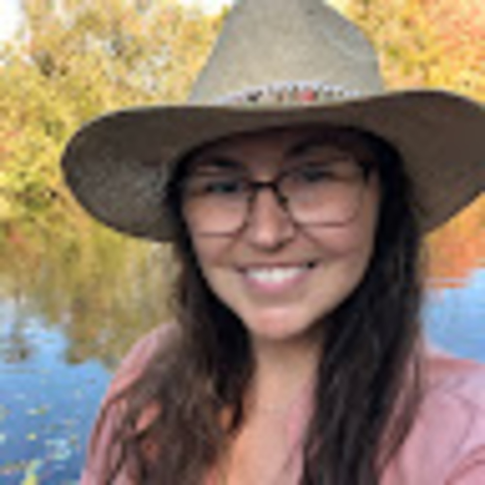 Meet your Posher, Angela